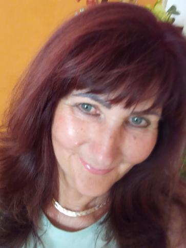 Erzsébet, 63 éves keceli társkereső nő profil fotója