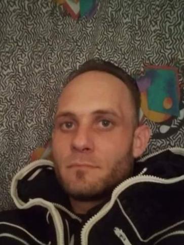 Péter, 33 éves kunszentmiklósi társkereső férfi profil fotója