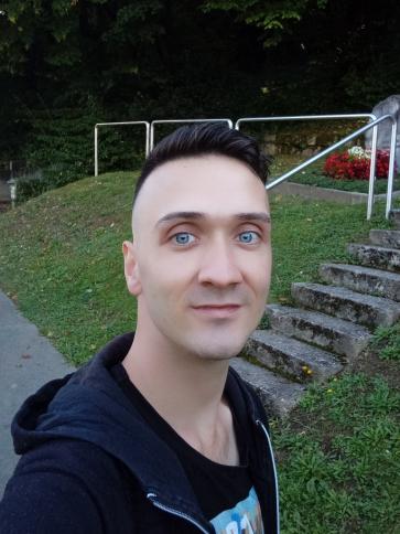 Márk, 30 éves veszprémi társkereső férfi profil fotója