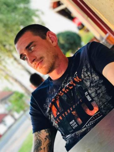 Ádám, 30 éves kisteleki társkereső férfi profil fotója