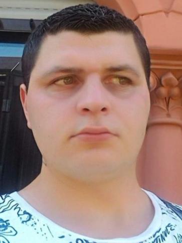 Szilárd, 30 éves tapolcai társkereső férfi profil fotója Szilárd, 30 éves tapolcai társkereső férfi profil fotója