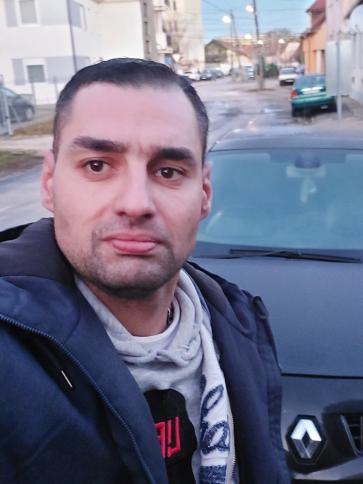 Róbert, 42 éves ravazdi társkereső férfi profil fotója