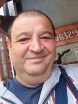Sziasztok! Ernő vagyok. Ingyenesen megismerhető ácsi nőkkel randiznék.