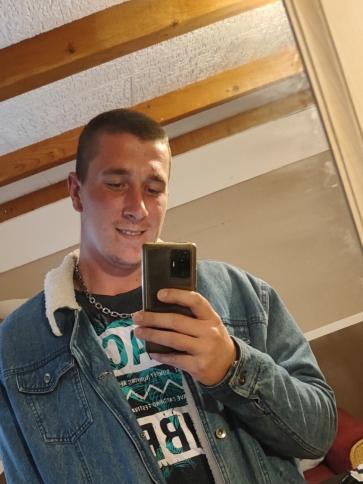 Markó, 28 éves oroszlányi társkereső férfi profil fotója