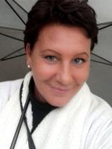 Sziasztok! Gabriella vagyok. Komoly vámospércsi társkereső férfiak jelentkezését várom.
