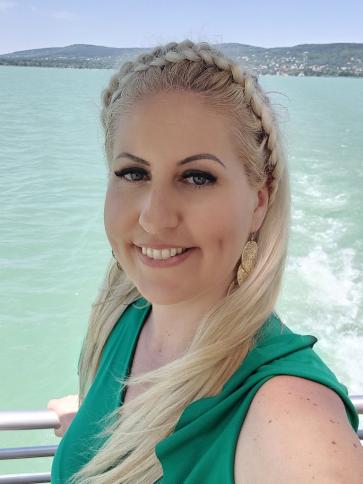 Szilvi, 42 éves balatonlellei társkereső nő profil fotója