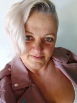 Sziasztok! Rita vagyok. Komoly nádudvari társkereső férfiak jelentkezését várom.