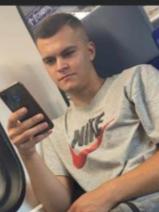 Sziasztok! Dani vagyok. Online gödi randizni vágyó nők kattinsatok a kedvenc gombra.