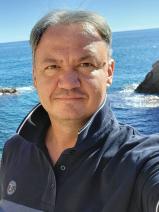 Sziasztok! András vagyok. Komoly kadarkúti párkereső nők jelentkezését várom.