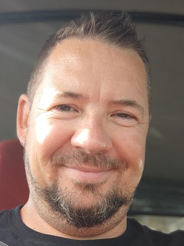 Csabi, 48 éves székesfehérvári társkereső férfi profil fotója