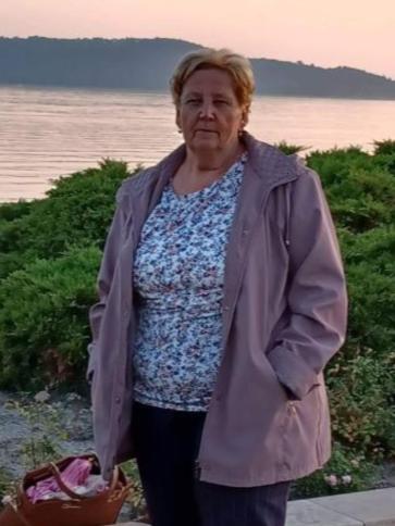 Margit, 69 éves veszprémi társkereső nő profil fotója Margit, 69 éves veszprémi társkereső nő profil fotója