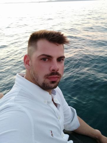 László, 25 éves tahitótfalui társkereső férfi profil fotója