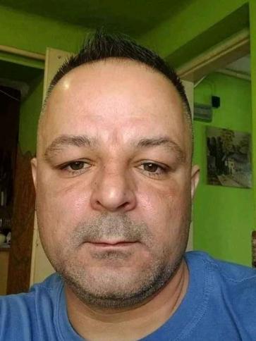 Attila, 45 éves fegyverneki társkereső férfi profil fotója