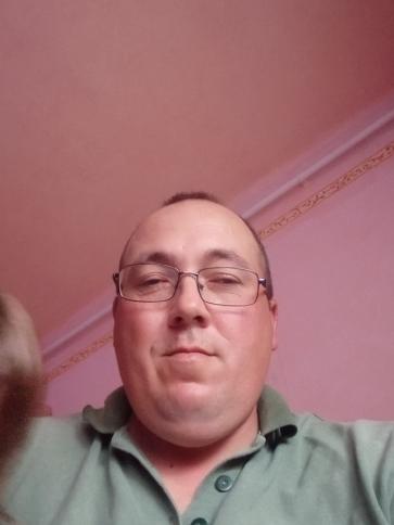 László, 44 éves tiszaföldvári társkereső férfi profil fotója
