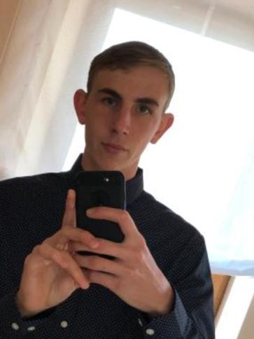 Gergő, 23 éves algyői társkereső férfi profil fotója