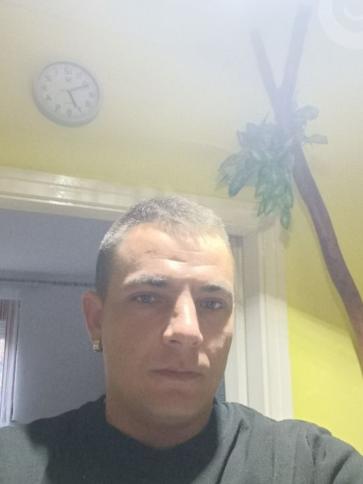 Ákos, 39 éves celldömölki társkereső férfi profil fotója