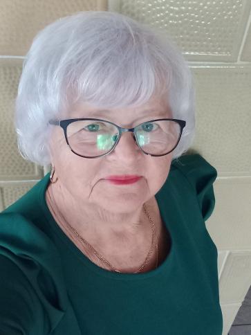 Piroska, 77 éves pilisi társkereső nő profil fotója Piroska, 77 éves pilisi társkereső nő profil fotója