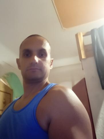 Berci, 39 éves Budapest XX. kerületi társkereső férfi profil fotója