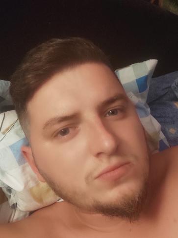 Tamás, 30 éves dombegyházi társkereső férfi profil fotója
