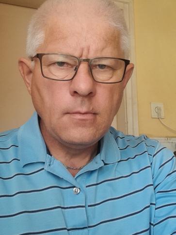 László, 57 éves baki társkereső férfi profil fotója