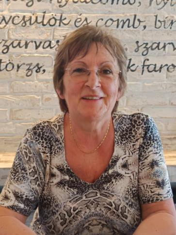 Piroska, 63 éves kisújszállási társkereső nő profil fotója