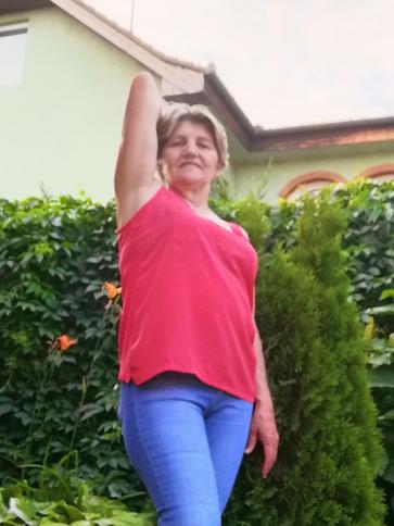 Piros, 70 éves tiszaújvárosi társkereső nő profil fotója