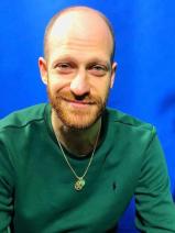 Sziasztok! Daniel vagyok. Komoly balatonfűzfői párkereső nők jelentkezését várom.