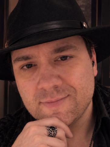 József, 37 éves kanadai társkereső férfi profil fotója