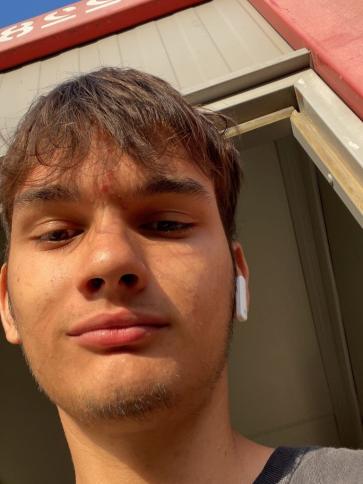 Richárd, 22 éves váci társkereső férfi profil fotója