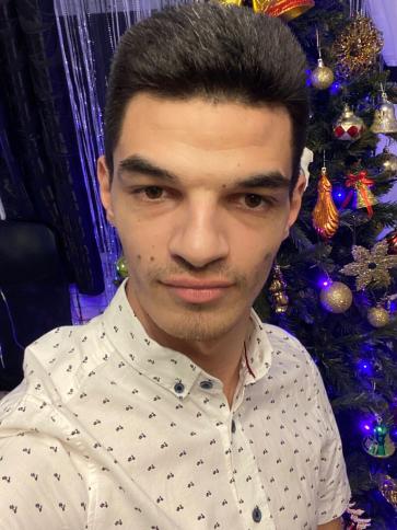 Patrik, 26 éves salgótarjáni társkereső férfi profil fotója Patrik, 26 éves salgótarjáni társkereső férfi profil fotója