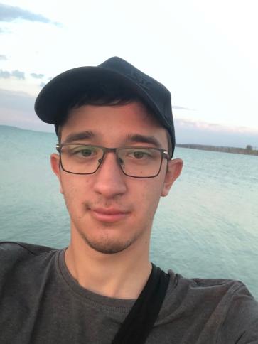 Istvan, 22 éves karcagi társkereső férfi profil fotója Istvan, 22 éves karcagi társkereső férfi profil fotója