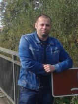 Sziasztok! Attila vagyok. Komoly ostorosi párkereső nők jelentkezését várom.