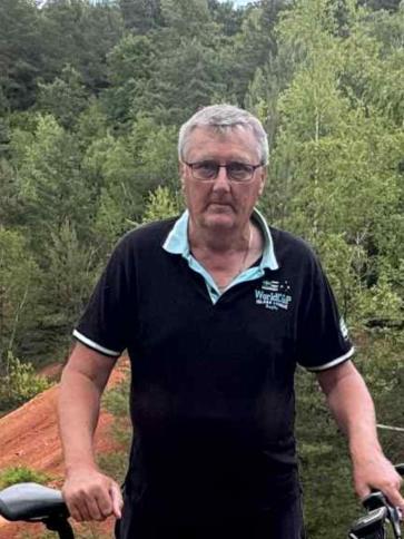 Lajos, 64 éves sümegi társkereső férfi profil fotója Lajos, 64 éves sümegi társkereső férfi profil fotója