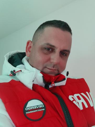 Zsolt, 42 éves nagykállói társkereső férfi profil fotója
