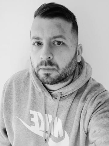 Albert, 38 éves fegyverneki társkereső férfi profil fotója