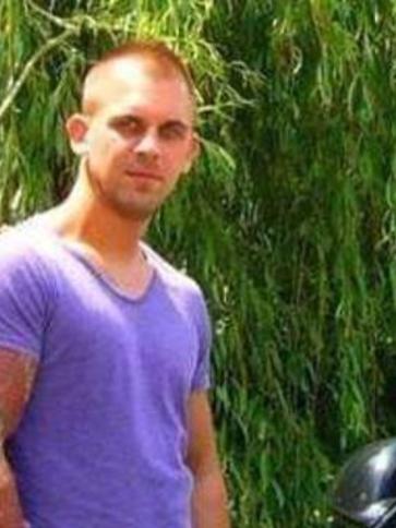Roland, 37 éves dunaújvárosi társkereső férfi profil fotója