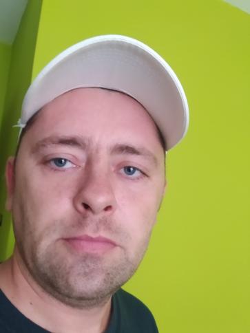 László, 37 éves pomázi társkereső férfi profil fotója