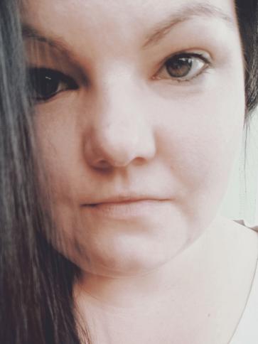 Andrea, 34 éves iszkaszentgyörgyi társkereső nő profil fotója