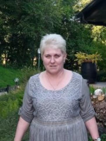 Erzsebet, 57 éves albániai társkereső nő profil fotója