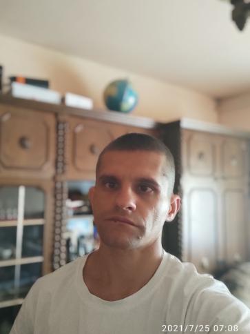 László, 37 éves dombegyházi társkereső férfi profil fotója