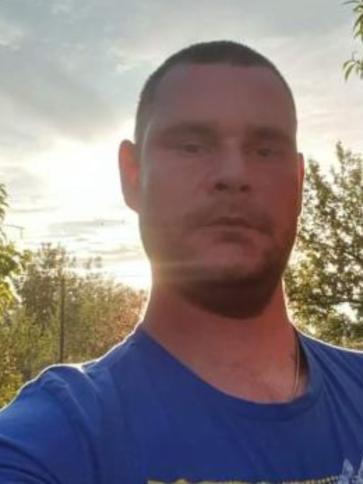 Elek, 32 éves kalocsai társkereső férfi profil fotója