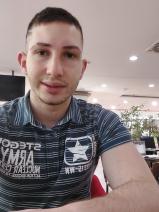 Sziasztok! Krisztián vagyok. Komoly hangácsi párkereső nők jelentkezését várom.