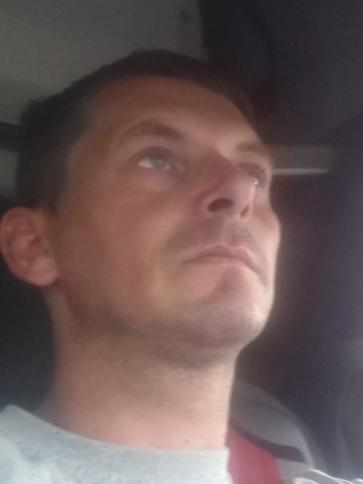 Bazsi, 42 éves celldömölki társkereső férfi profil fotója
