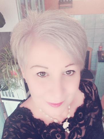 Anikó, 53 éves lenti társkereső nő profil fotója