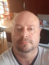 Sziasztok! Zsolt vagyok. Online lenti randizni vágyó nők kattinsatok a kedvenc gombra.