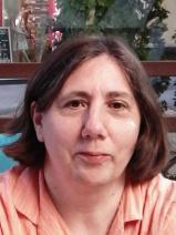 Sziasztok! Rita vagyok. Diplomás szerbiai párkereső férfiakat keresek randizni.