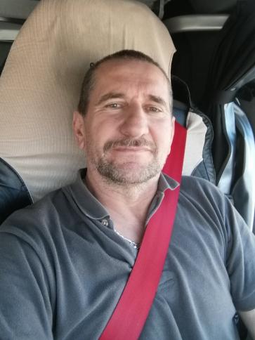 Béla, 54 éves kesznyéteni társkereső férfi profil fotója