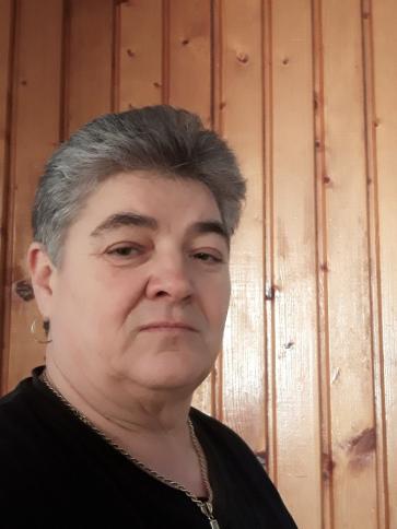 Júlia, 62 éves diósjenői társkereső nő profil fotója