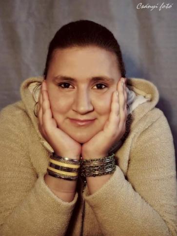 Dóra, 29 éves kocséri társkereső nő profil fotója