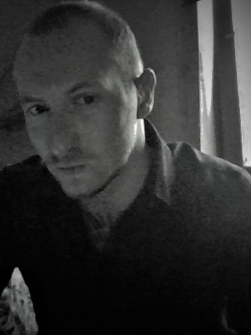 Alex, 31 éves kondorosi társkereső férfi profil fotója